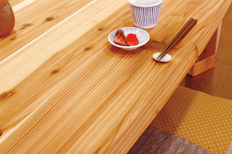 kotatsu made with solid Japanese cedar for the tabletop