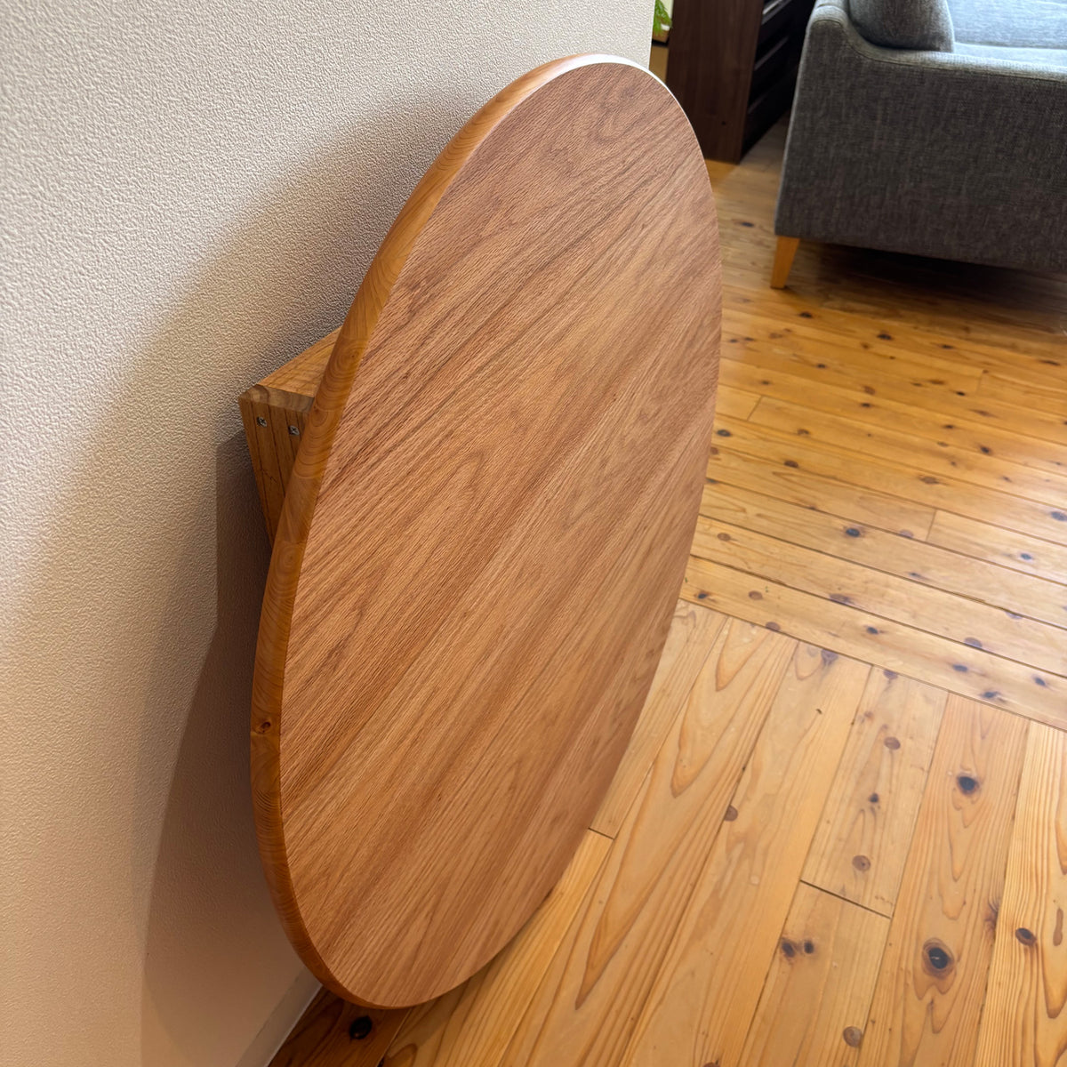 Japanese Sawtooth Oak (Kunugi)  Folding Chabudai – Handmade Round Floor Table from Okawa, Japan